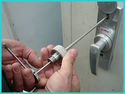 Advanced Locksmith Service Corona del Mar, CA 949-705-4072 - 5-lock-opening